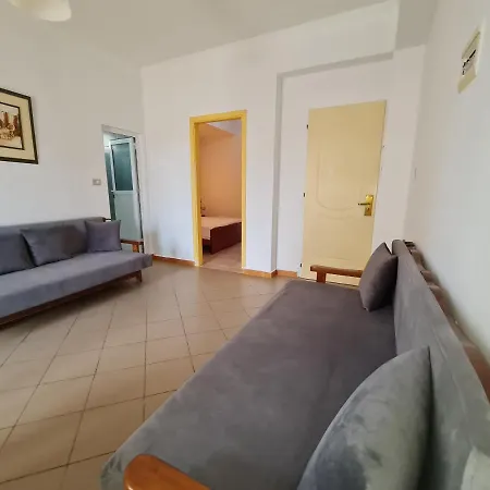 Gjordeni Apartment's Εξαμίλιο