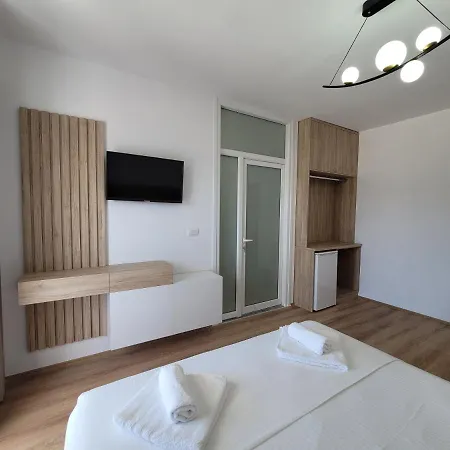 Ξενοδοχείο Gjordeni Apartment's 4*